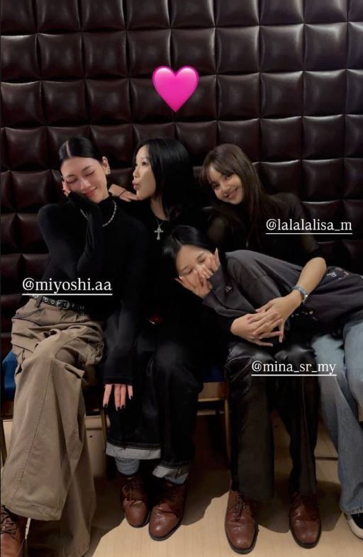 Lisa, Mina, Ayaka Miyoshi y Johanna