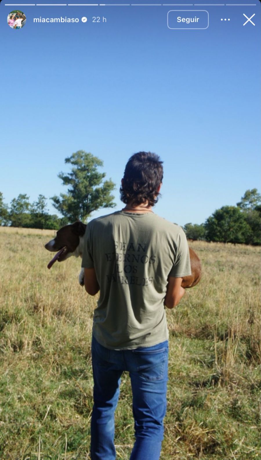 Mia Cambiaso, la hija de María Vázquez, recibió el 2026 en el campo, rodeada de caballos