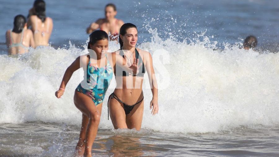 Las vacaciones de Emilia Attias con su pareja y su hija en Punta del Este