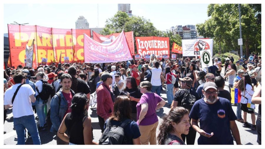 Marcha contra intervención de Trump en Venezuela en Argentina