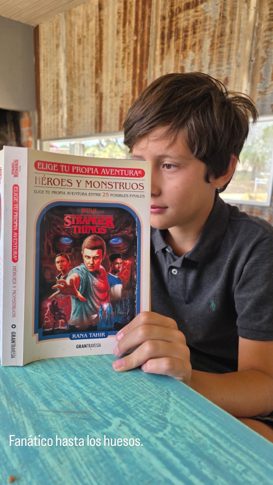 Benjamín Vicuña en Punta del Este junto a sus hijos