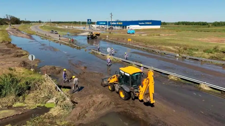 Desborde de caño cloacal en Ruta 11 05012026
