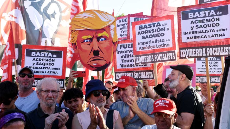 Marcha de las agrupaciónes de izquierda a la embajada de EEUU 20260105