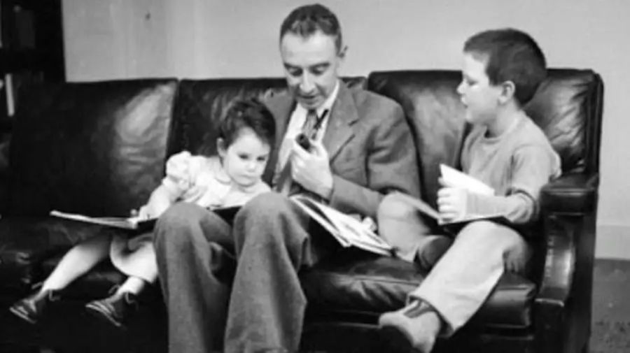 Oppenheimer llegó a Netflix