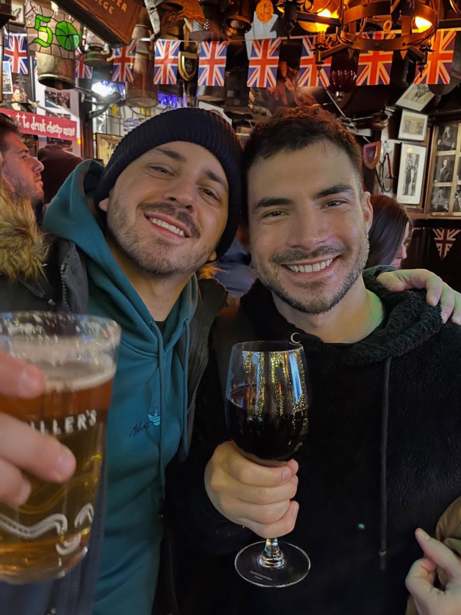 Pampito junto a su novio