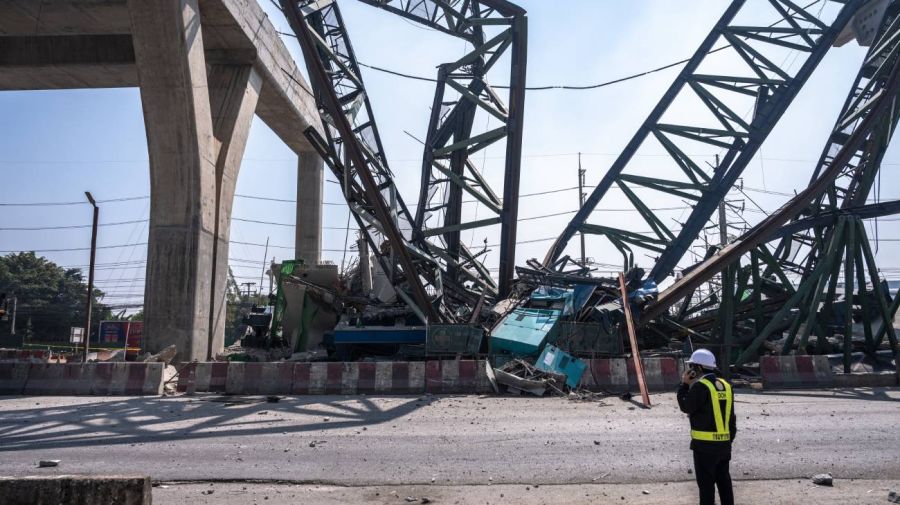 Derrumbe de grua en Bangkok 15012026