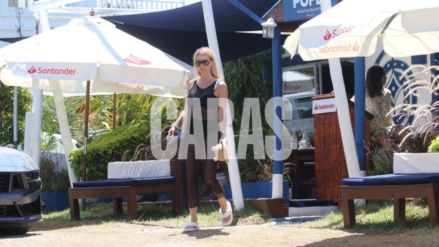 Nicole Neumann con Allegra, Sienna e Indiana Cubero