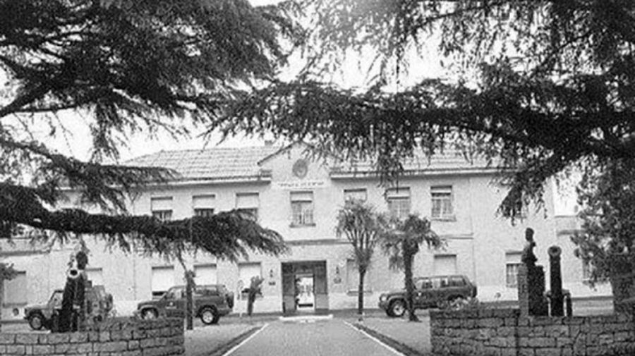 Entrada principal del Grupo de Artillería Blindado 1 de Azul