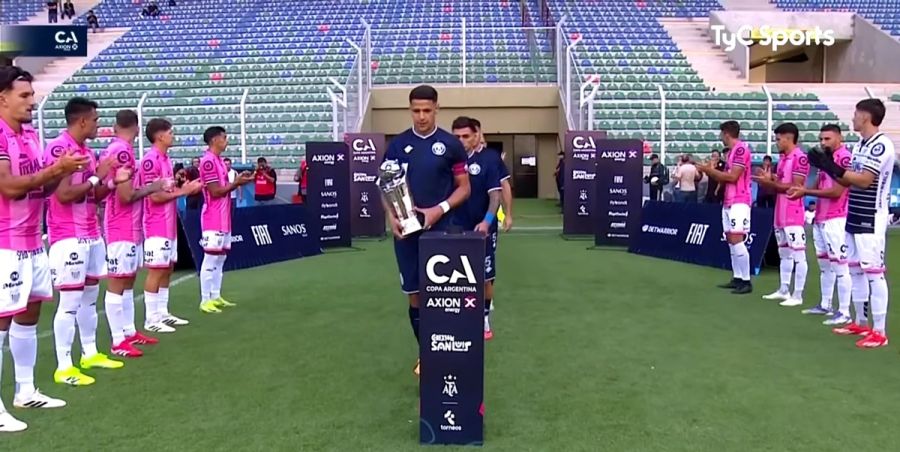 Pasillo de Estudiantes BA a Independiente Rivadavia