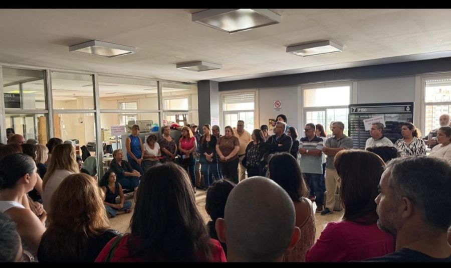 Asamblea de los trabajadores del Ministerio de Producción. 