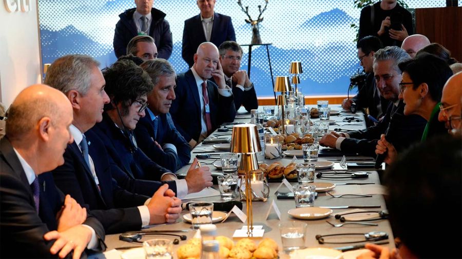 El Presidente Javier Milei con Ceos en Davos 21012026
