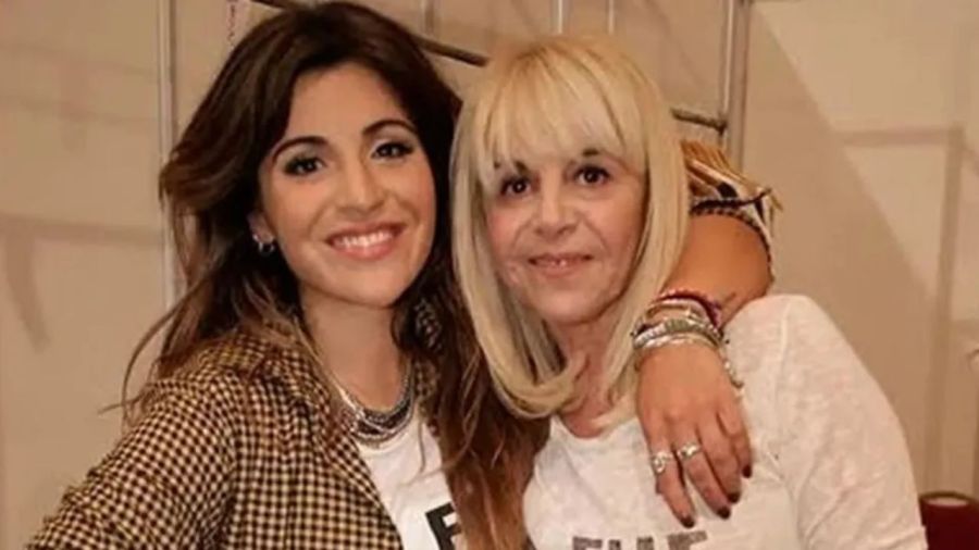 Con una foto inédita, Gianinna Maradona emocionó a Claudia Villafañe: 