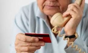 Cada vez más frecuentes las estafas a jubilados: ¿Cómo prevenirlas?