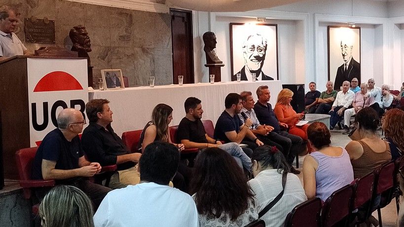 Debate en Casa Radical encabezado por Chiarella