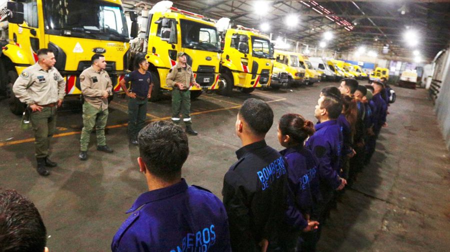 El Gobierno porteño envía bomberos y brigadistas a la lucha contra incendios en Chubut.