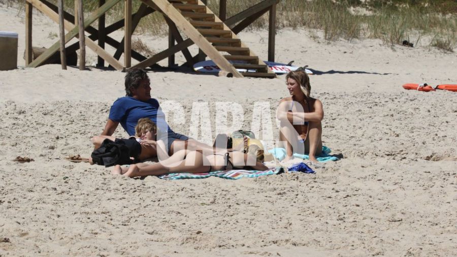 Guillermo Andino y sus tres hijos en Punta del Este
