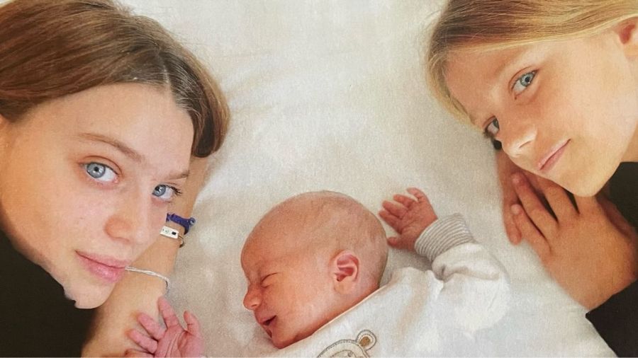 Victoria, Ramon y Sofia, los hijos de Guillermo Andino y Carolina Prat