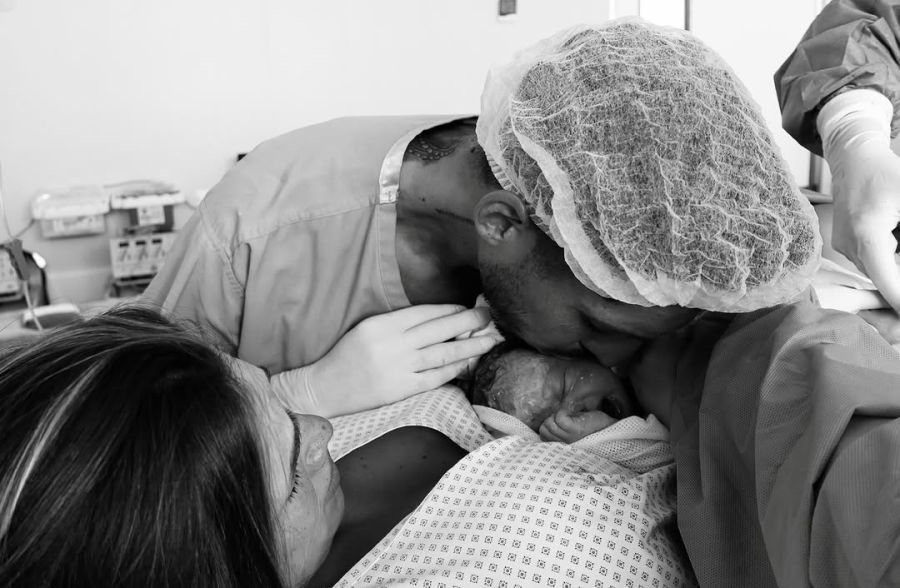 Camila Homs mostró las fotos del parto