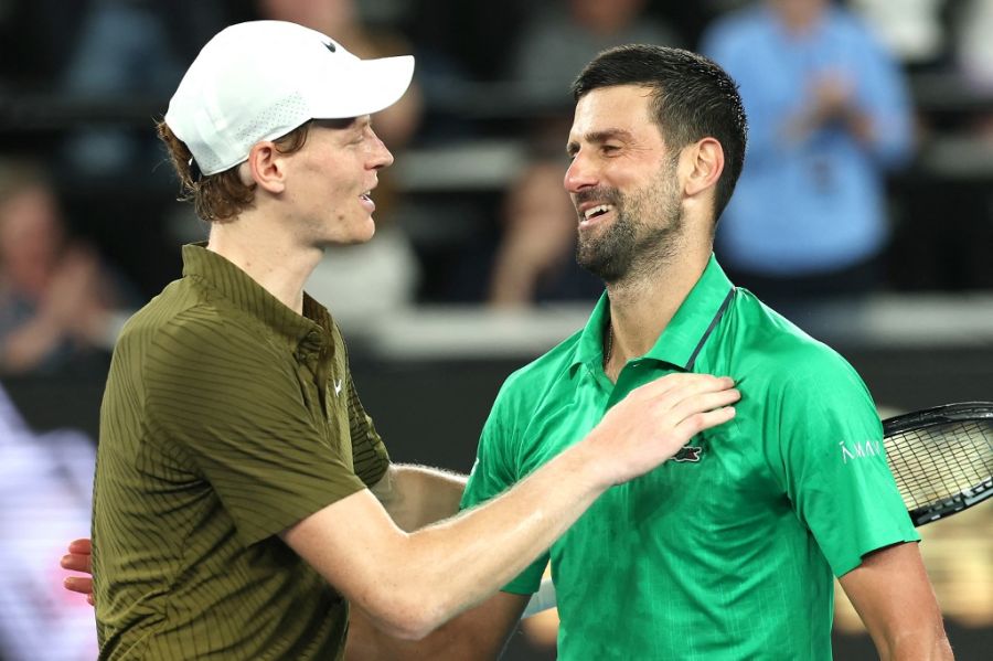 Novak Djokovic y Jannick Sinner en el Abierto de Australia