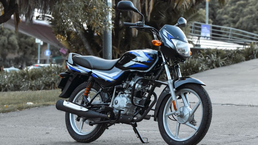 Bajaj lanza en Argentina la nueva Boxer CT100: eficiencia y autonomía récord