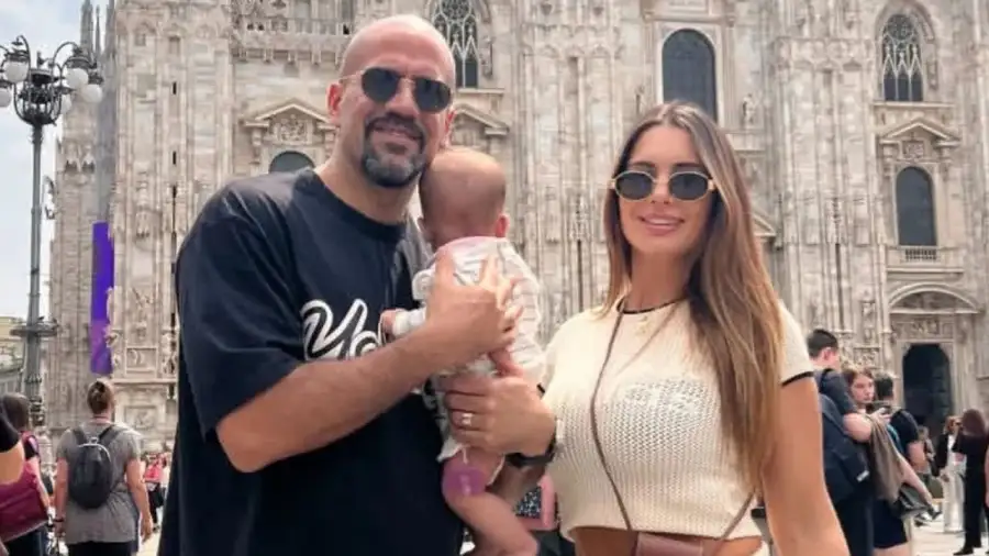 Juan Sebastián Verón y Valentina Martín con la pequeña Mila