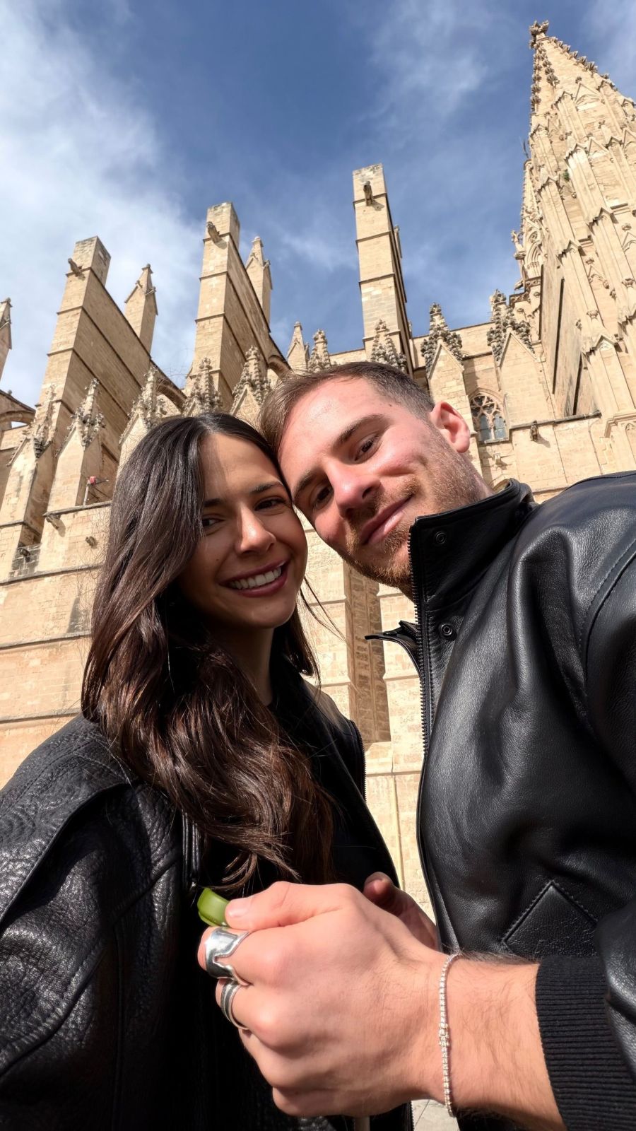 las-vacaciones-de-ailen-cova-y-alexis-mac-allister-con-su-hija-alaia-2180592