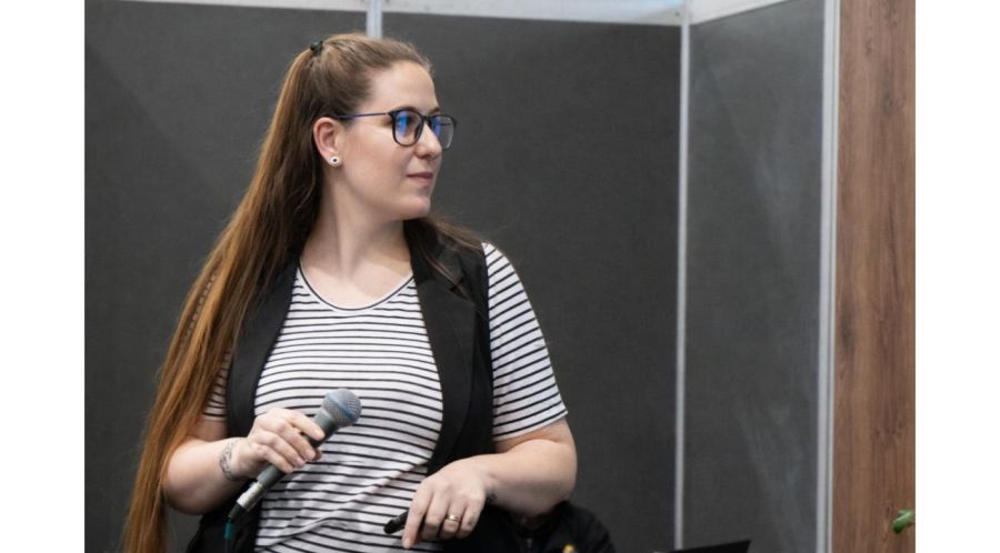 Entrevista a Victoria Hernando – Innovar, comunicar y diseñar el futuro del aprendizaje en la era de la IA