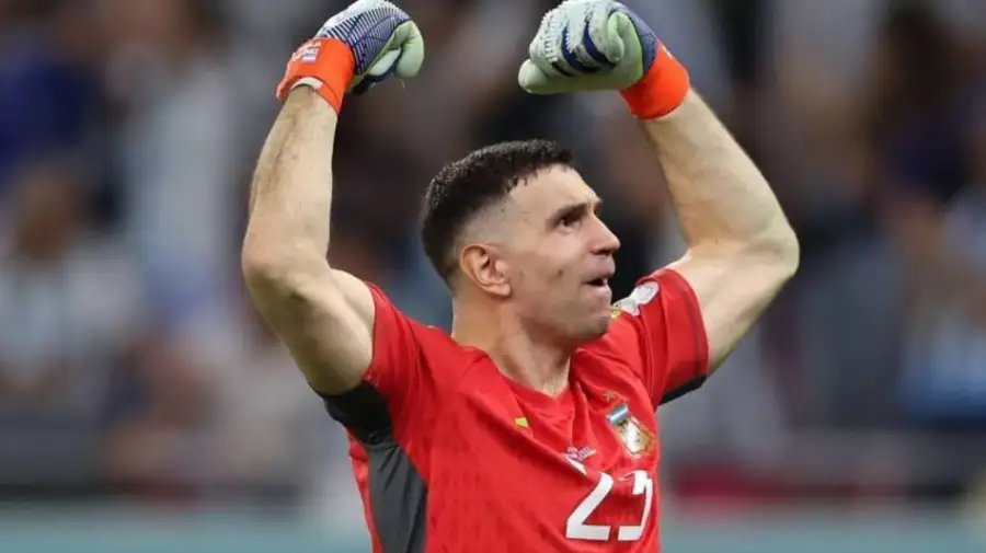 Dibu Martinez