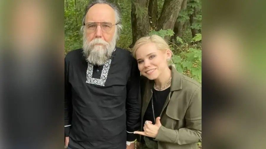 Aleksandr Dugin junto a su hija Darya Dugina (FOTO: X)