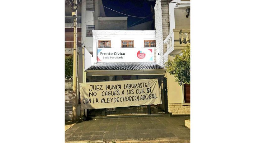 Carteles en Córdoba Frente Cívico 