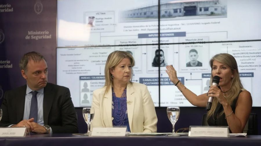 Manuel Adorni, Alejandra Monteoliva y Sandra Arroyo Salgado 20260209