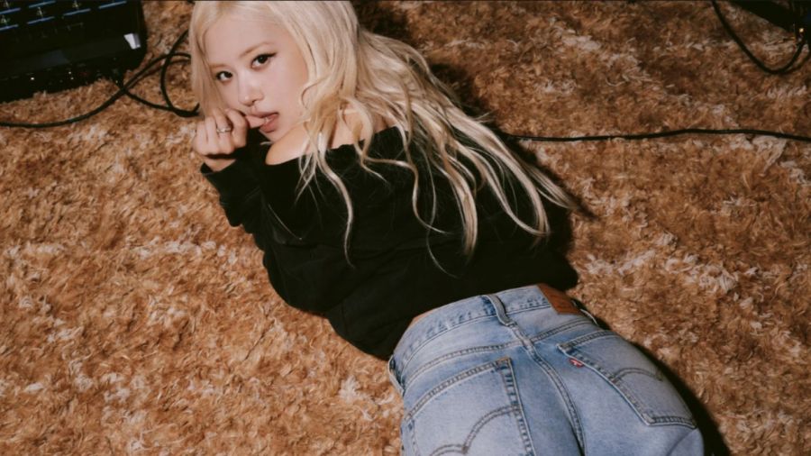 Rosé x Levis