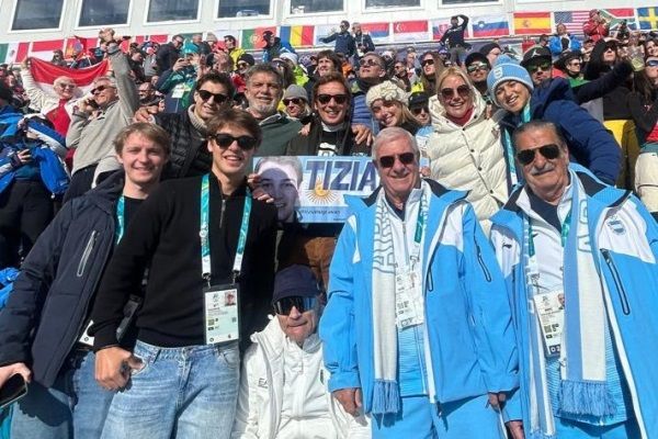 La familia Gravier viendo a Tiziano en los Juegos Olímpicos de Invierno