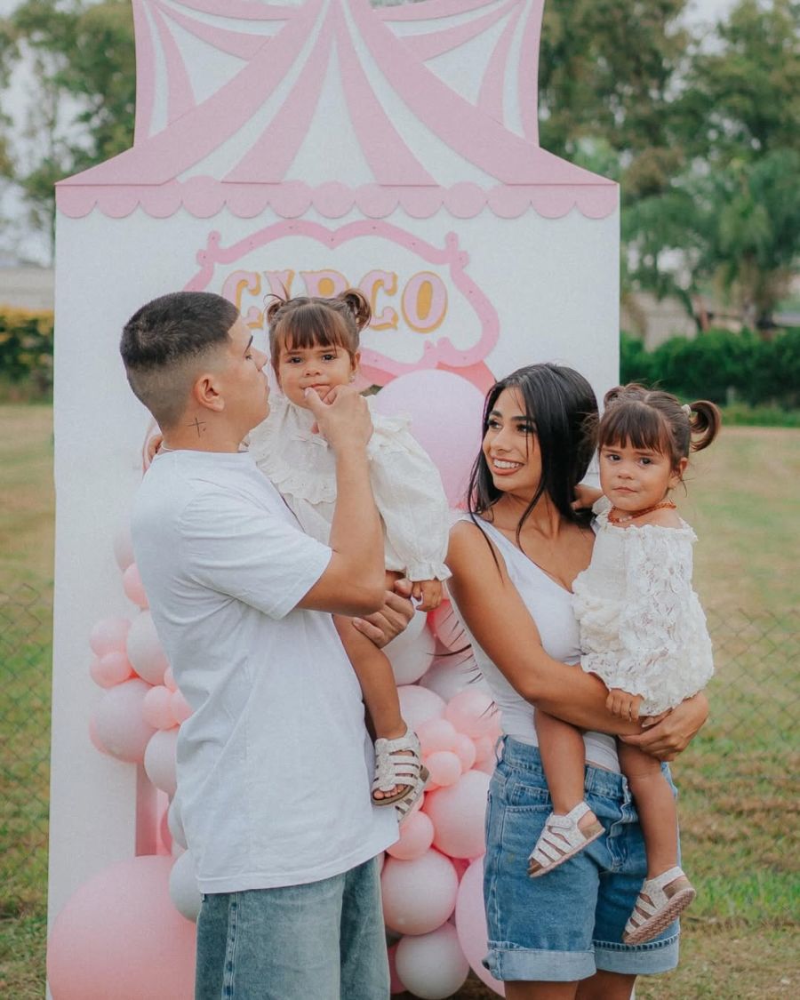 Daniela Celis, Thiago Medina