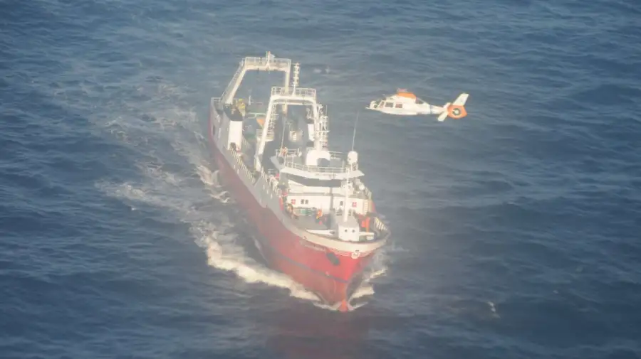 Prefectura aeroevacuó a un tripulante que sufría una hemorragia digestiva 20260213