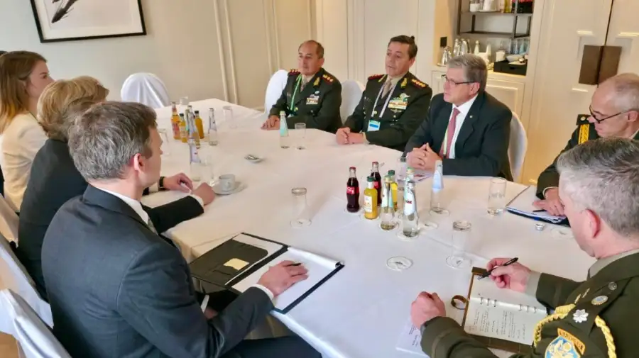 Reunión Presti y Colby