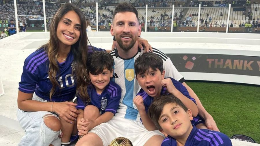 Antonela Roccuzzo, Lionel Messi, Thiago Messi, Mateo Messi, Ciro Messi