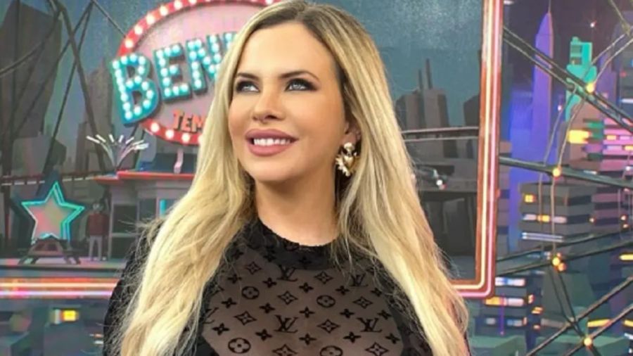 La modelo y panelista combinando su rol de madre con su carrera en los medios.