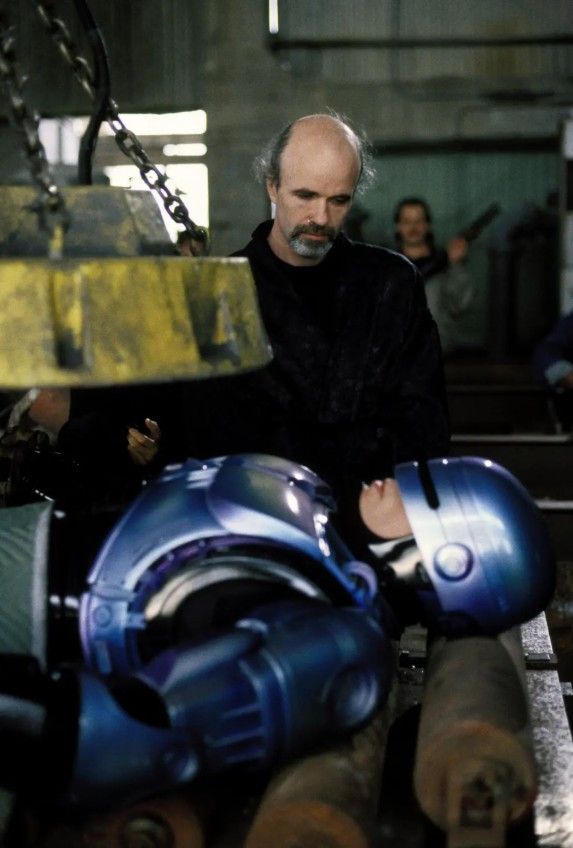 Tom Noonan y Peter Weller en RoboCop 2