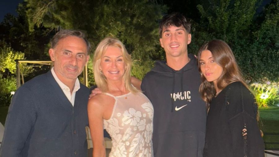Yanina y Diego Latorre junto a sus hijos Dieguito y Lola