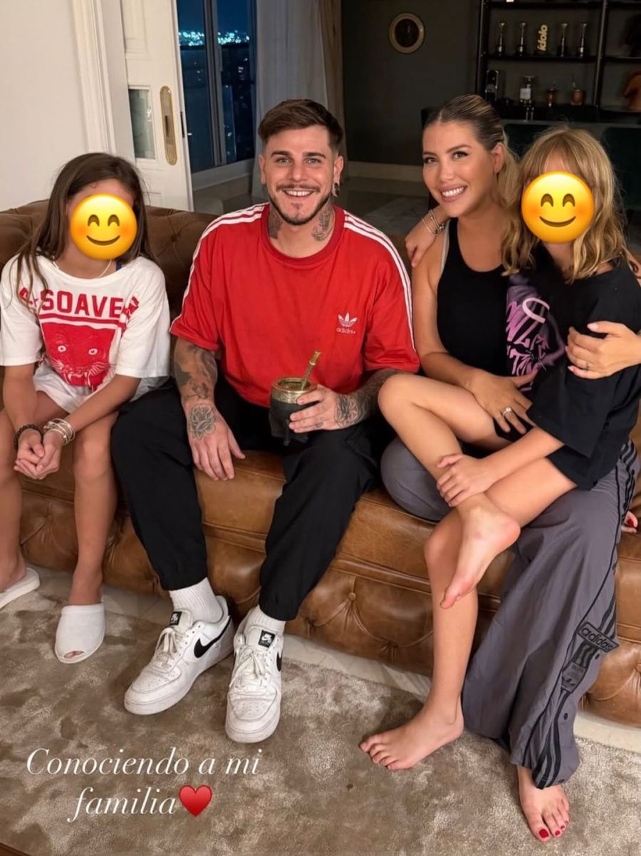Guido Icardi con Wanda Nara, Francesca e Isabella 