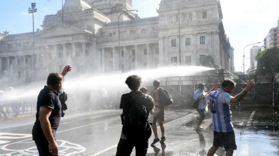 Marcha fuera del Congreso, reforma laboral 20260219