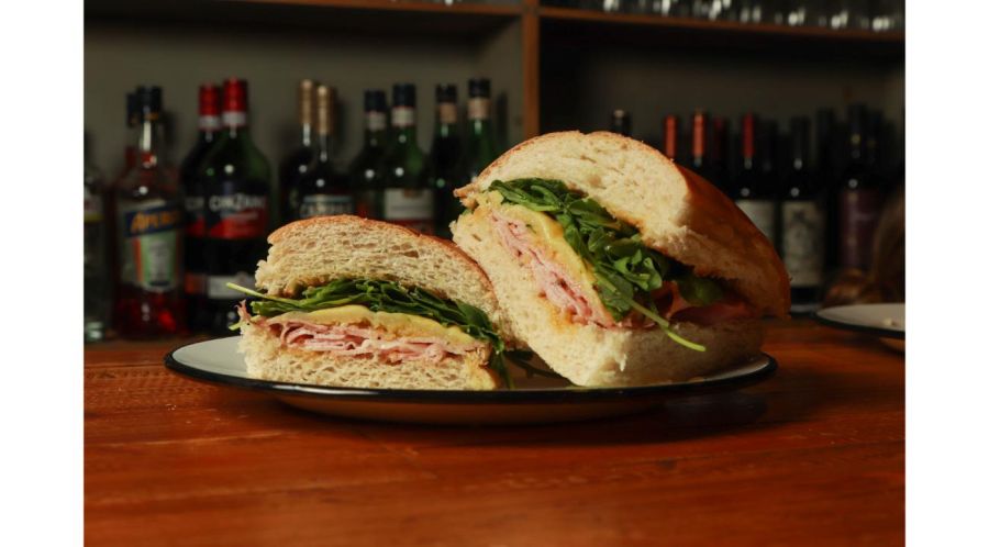 Pulpería El Retorno: tradición y excelencia en productos regionales y sándwiches artesanales