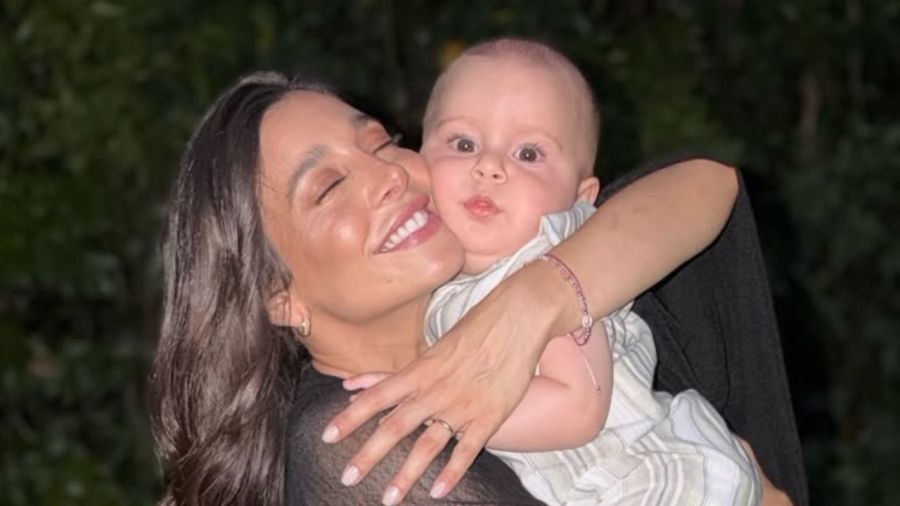 Sol Pérez junto a su hijo Marco