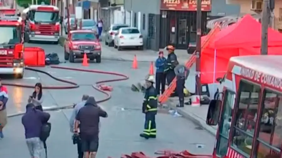 Incendio en fábrica de telas de Valentín Alsina 25022026