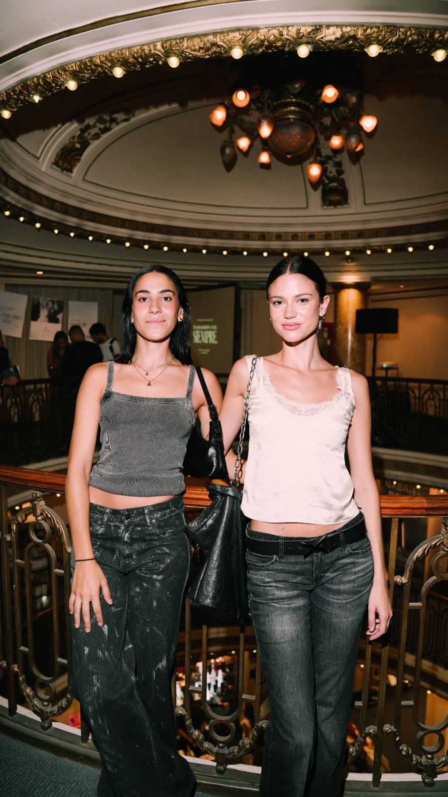 Mariana Fabbiani, Claudia Villafañe, María Belén Ludueña, Agustina Casanovas, Lucía Maidana, Ricky Sarkany