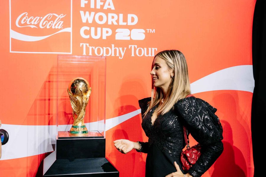 Morena Beltrán apuesta a los statement shoulders