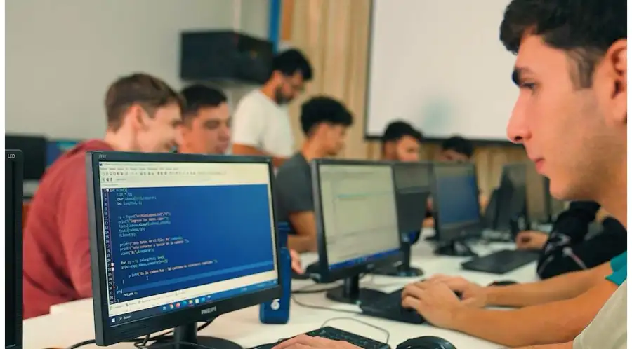 Universidad de la Cuenca del Plata: referente en la educación digital en todo el país