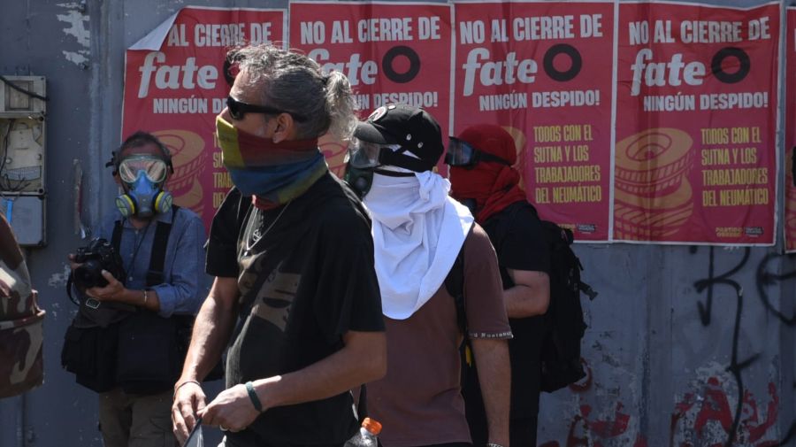 Incidentes frente al Congreso por la Reforma Laboral.