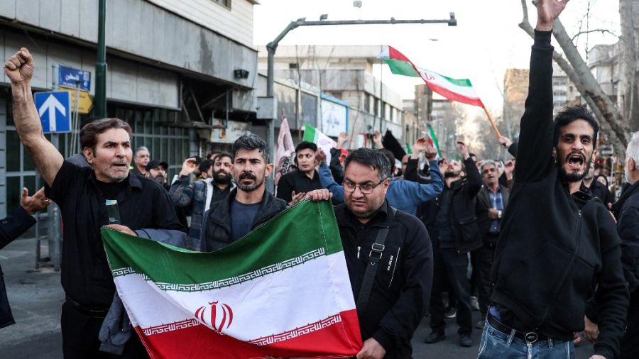 Domingo en Teherán, luego del asesinato de Jamenei hubo nuevos bombardeos y algunas manifestaciones.